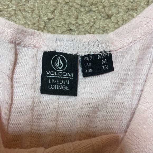 Volcom light pink cropped tank top in size M - Picture 3 of 3